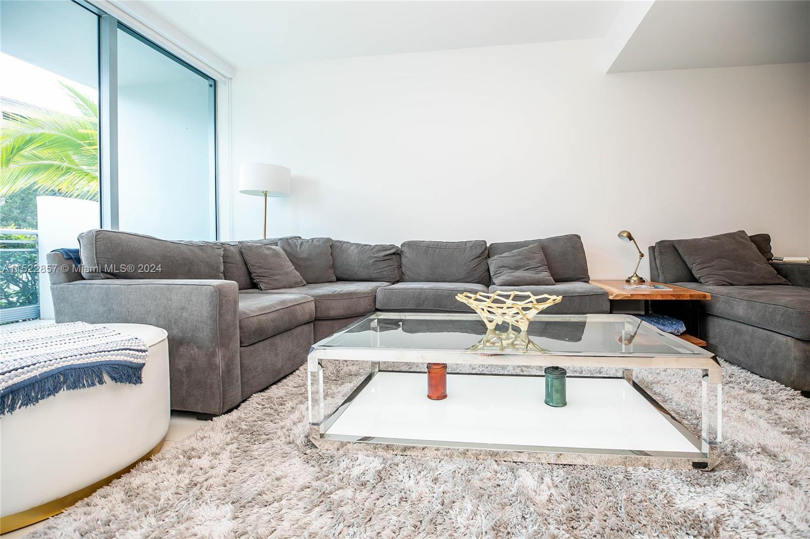 2950 NE 188th St 124, Aventura, Florida 33180, 2 Bedrooms Bedrooms, ,3 BathroomsBathrooms,Residentiallease,For Rent,2950 NE 188th St 124,A11522857