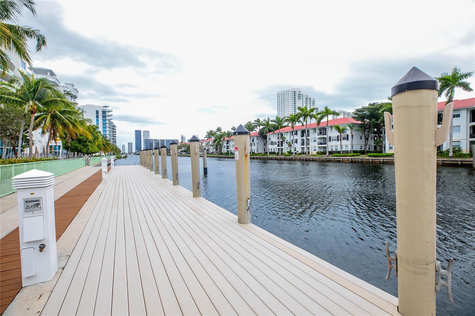 2950 NE 188th St 124, Aventura, Florida 33180, 2 Bedrooms Bedrooms, ,3 BathroomsBathrooms,Residentiallease,For Rent,2950 NE 188th St 124,A11522857