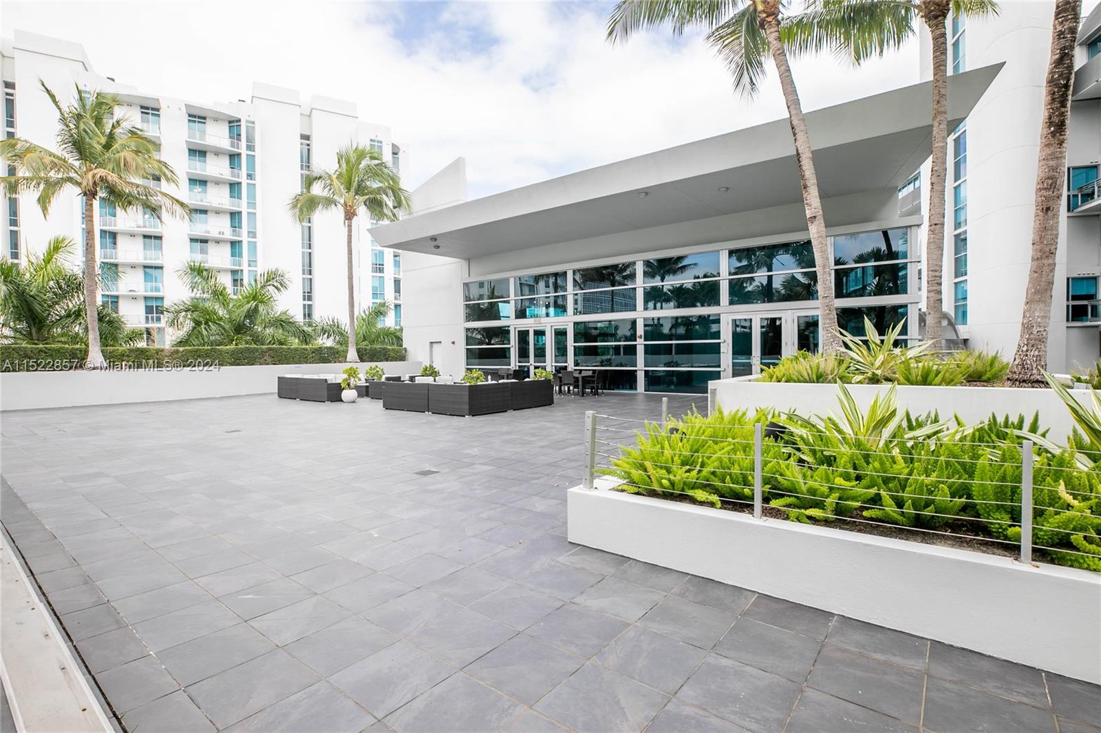 2950 NE 188th St 124, Aventura, Florida 33180, 2 Bedrooms Bedrooms, ,3 BathroomsBathrooms,Residentiallease,For Rent,2950 NE 188th St 124,A11522857