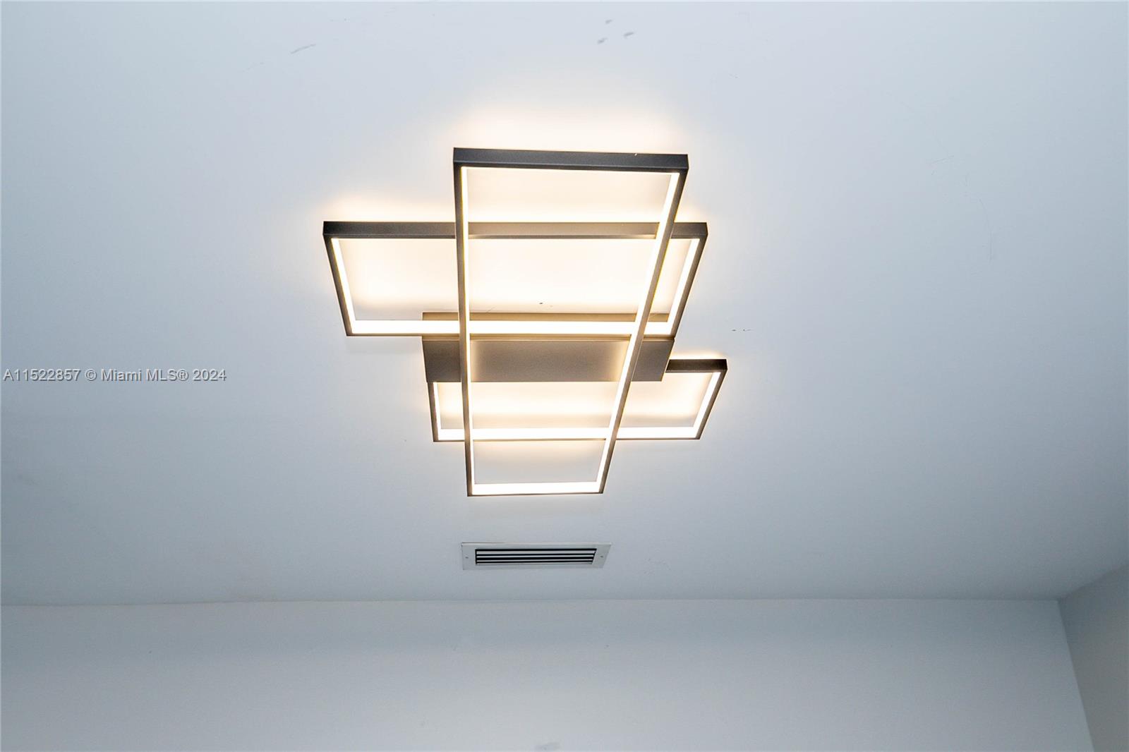 2950 NE 188th St 124, Aventura, Florida 33180, 2 Bedrooms Bedrooms, ,3 BathroomsBathrooms,Residentiallease,For Rent,2950 NE 188th St 124,A11522857