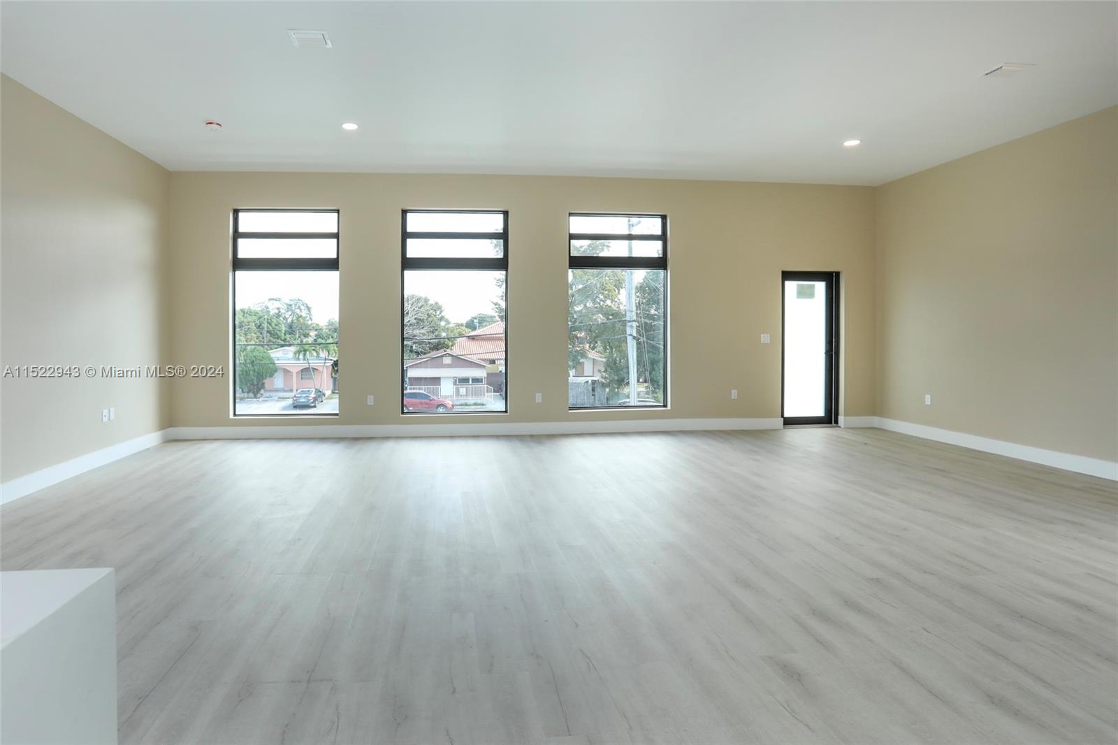 132 SW 35 Ave B1, Miami, Florida 33135, 3 Bedrooms Bedrooms, ,2 BathroomsBathrooms,Residentiallease,For Rent,132 SW 35 Ave B1,A11522943