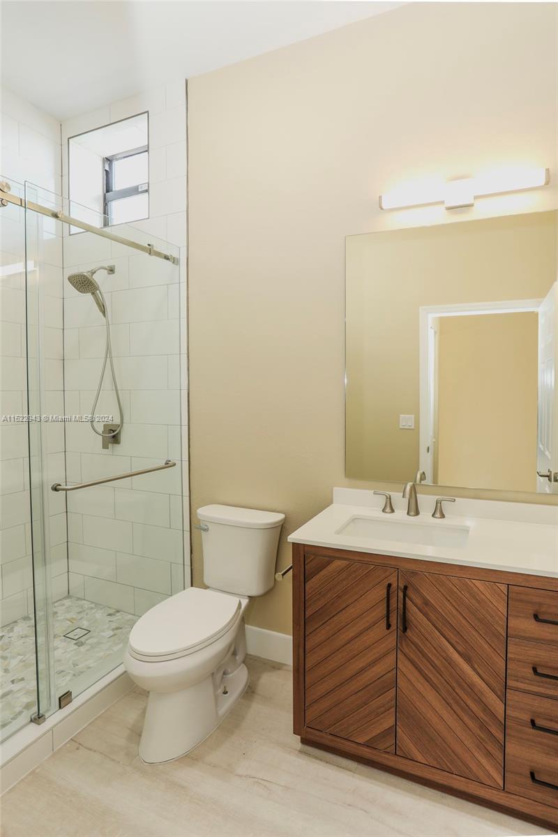 132 SW 35 Ave B1, Miami, Florida 33135, 3 Bedrooms Bedrooms, ,2 BathroomsBathrooms,Residentiallease,For Rent,132 SW 35 Ave B1,A11522943