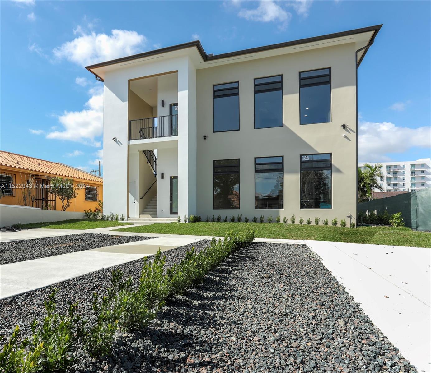 132 SW 35 Ave B1, Miami, Florida 33135, 3 Bedrooms Bedrooms, ,2 BathroomsBathrooms,Residentiallease,For Rent,132 SW 35 Ave B1,A11522943