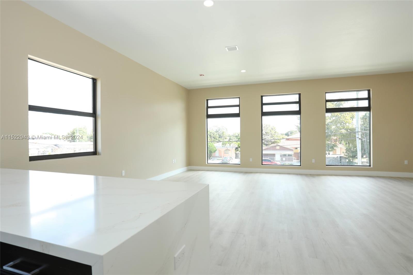 132 SW 35 Ave B1, Miami, Florida 33135, 3 Bedrooms Bedrooms, ,2 BathroomsBathrooms,Residentiallease,For Rent,132 SW 35 Ave B1,A11522943