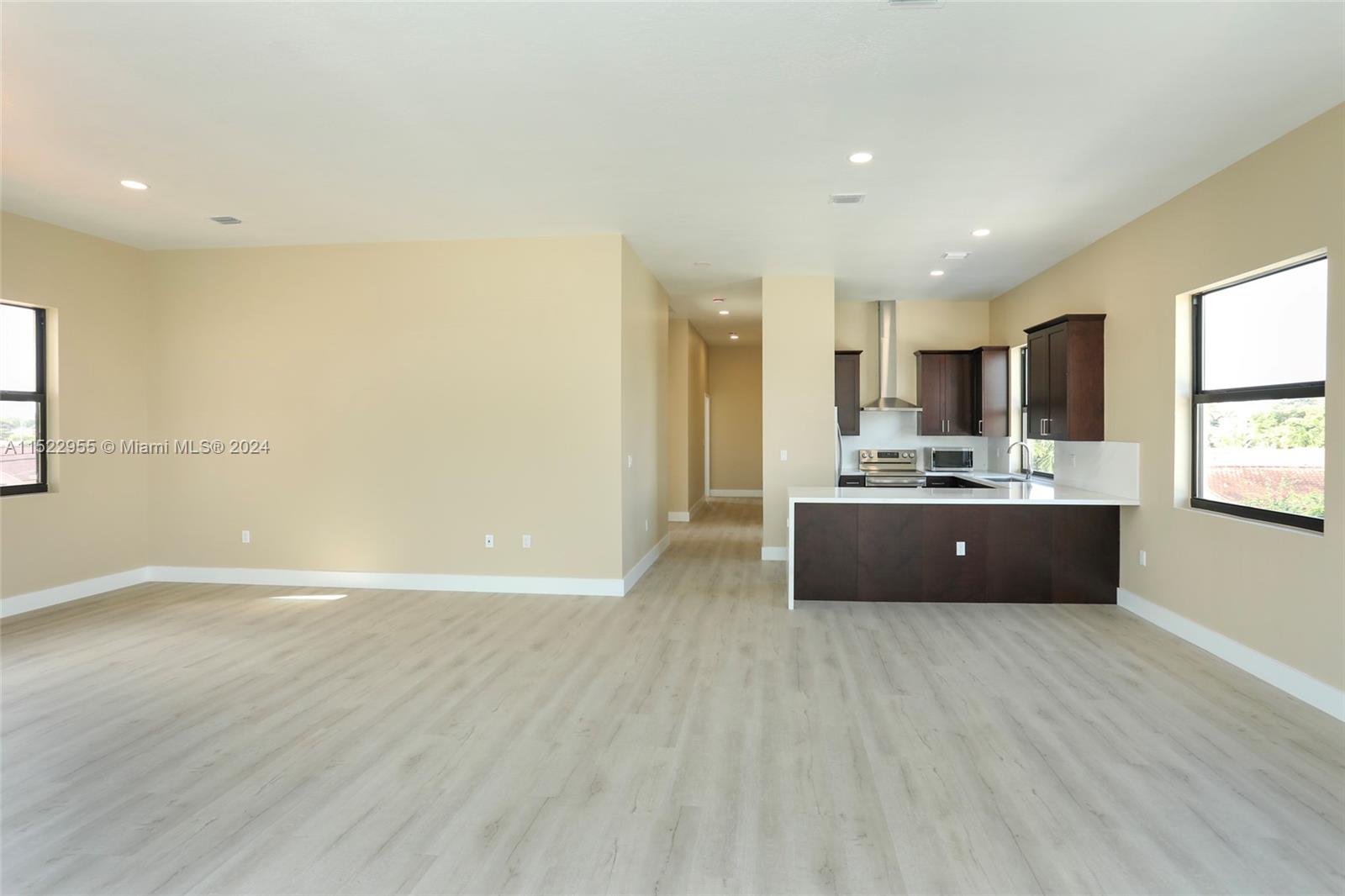 132 SW 35 Ave B2, Miami, Florida 33135, 3 Bedrooms Bedrooms, ,2 BathroomsBathrooms,Residentiallease,For Rent,132 SW 35 Ave B2,A11522955