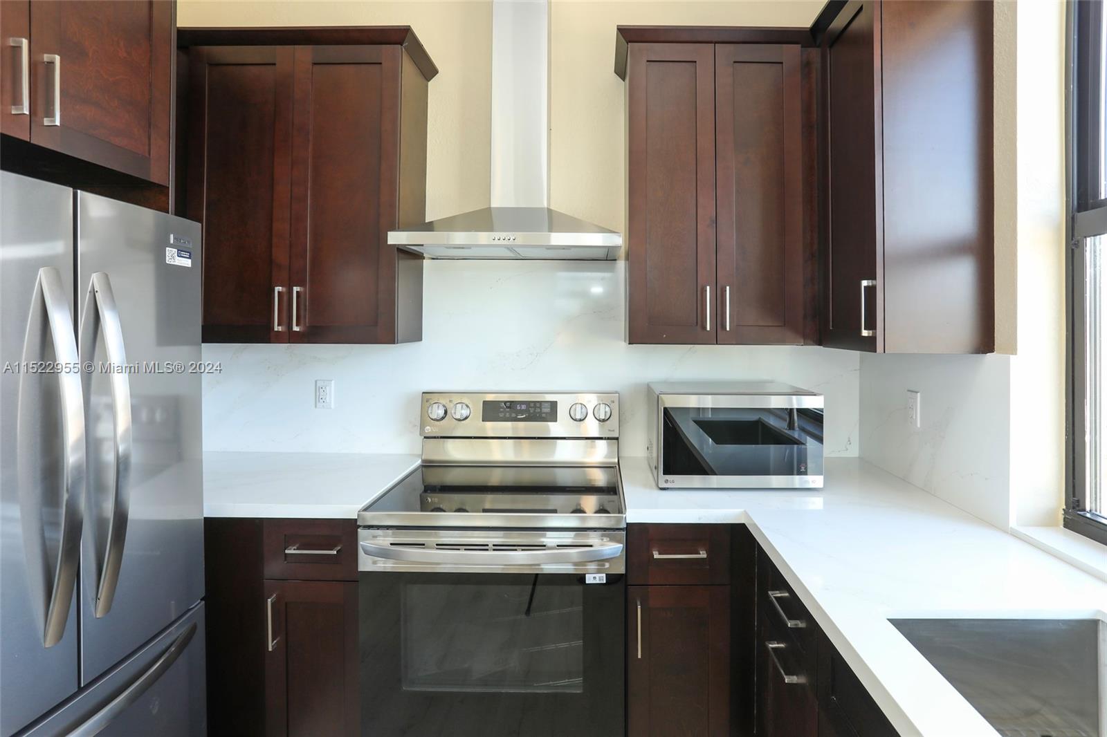 132 SW 35 Ave B2, Miami, Florida 33135, 3 Bedrooms Bedrooms, ,2 BathroomsBathrooms,Residentiallease,For Rent,132 SW 35 Ave B2,A11522955