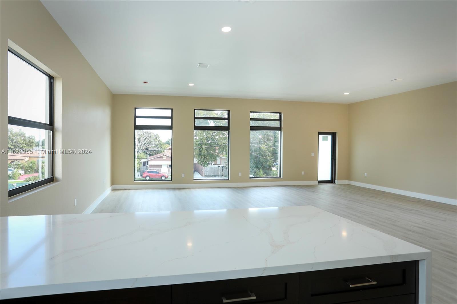 132 SW 35 Ave B2, Miami, Florida 33135, 3 Bedrooms Bedrooms, ,2 BathroomsBathrooms,Residentiallease,For Rent,132 SW 35 Ave B2,A11522955