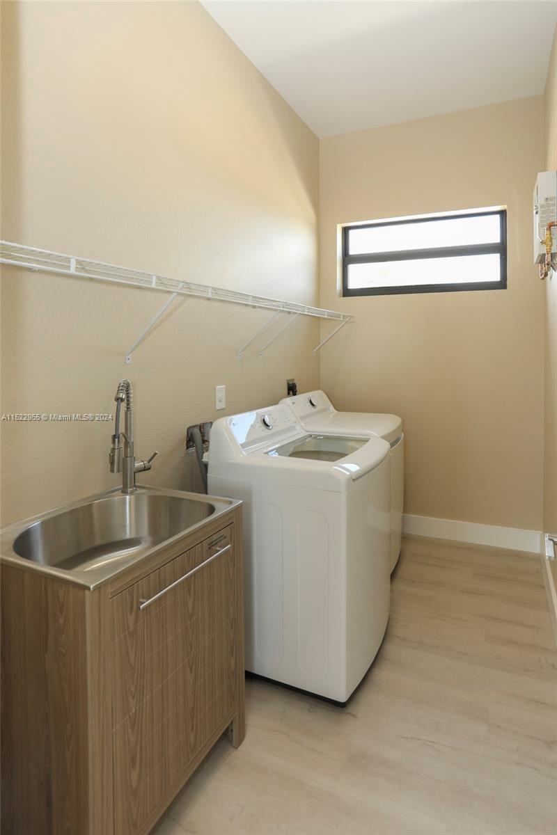 132 SW 35 Ave B2, Miami, Florida 33135, 3 Bedrooms Bedrooms, ,2 BathroomsBathrooms,Residentiallease,For Rent,132 SW 35 Ave B2,A11522955