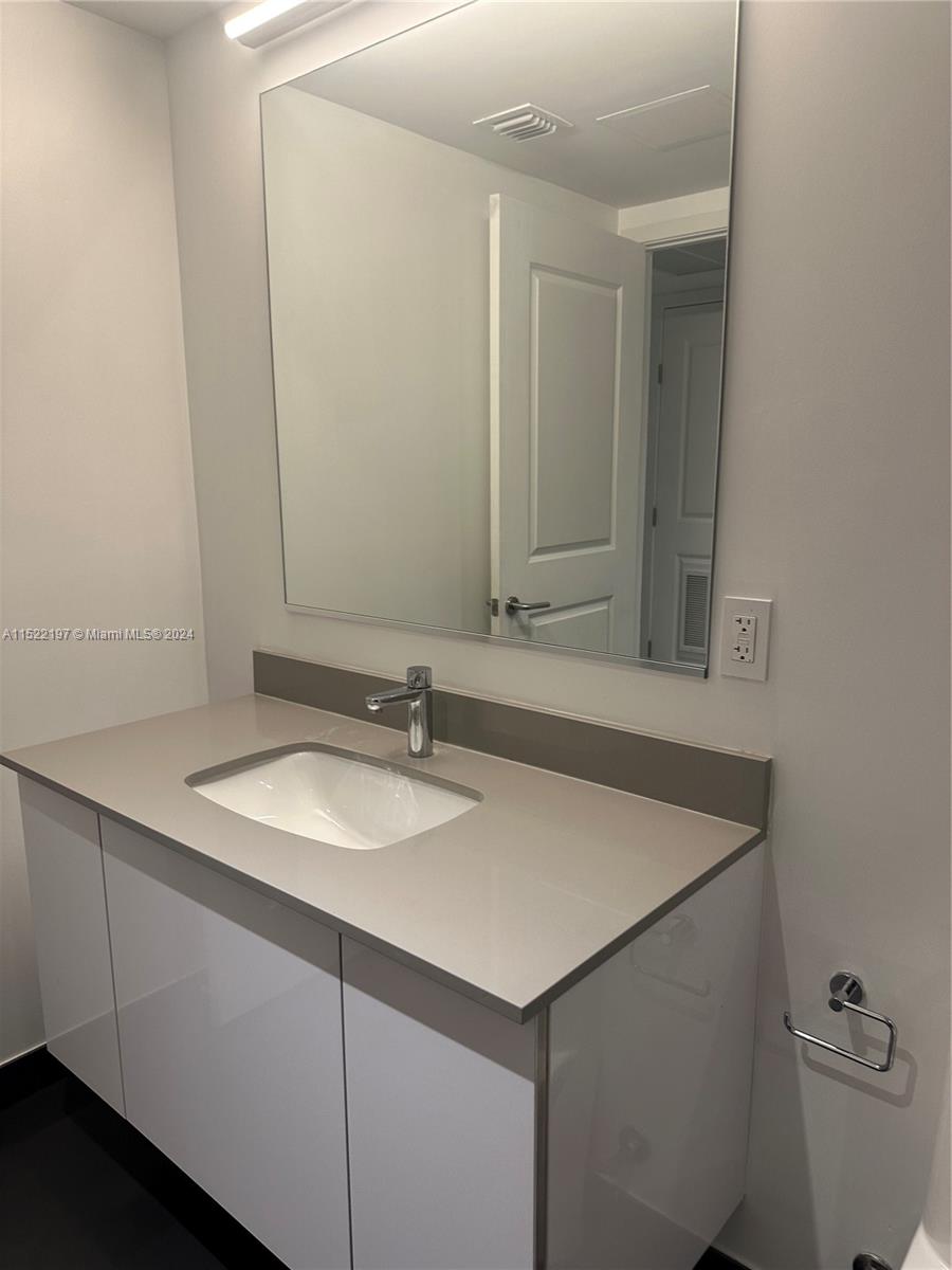 1600 NE 1st Ave 1402, Miami, Florida 33132, ,1 BathroomBathrooms,Residentiallease,For Rent,1600 NE 1st Ave 1402,A11522197