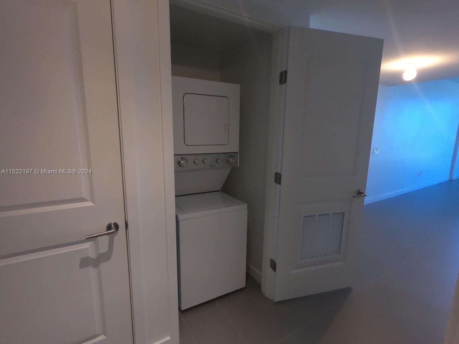 WASHER/DRYER IN THE UNIT