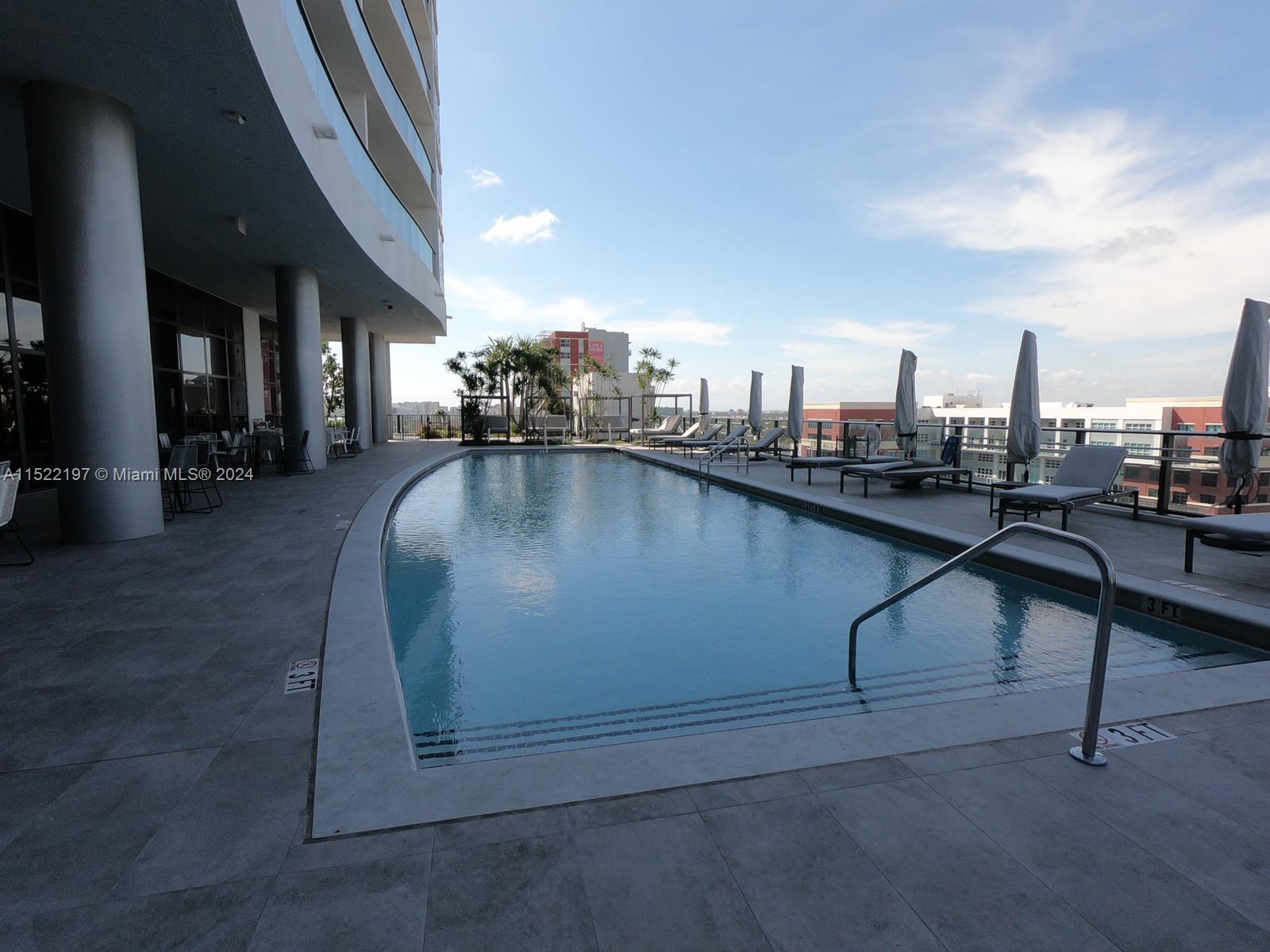 Pool 9th Floor