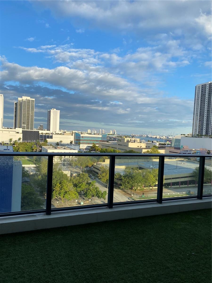 1600 NE 1st Ave 1402, Miami, Florida 33132, ,1 BathroomBathrooms,Residentiallease,For Rent,1600 NE 1st Ave 1402,A11522197