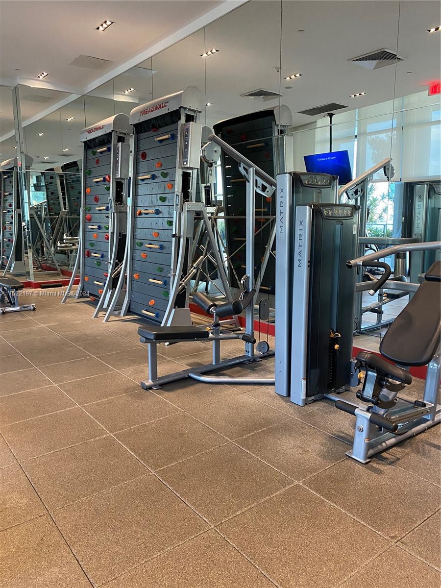 1600 NE 1st Ave 1402, Miami, Florida 33132, ,1 BathroomBathrooms,Residentiallease,For Rent,1600 NE 1st Ave 1402,A11522197