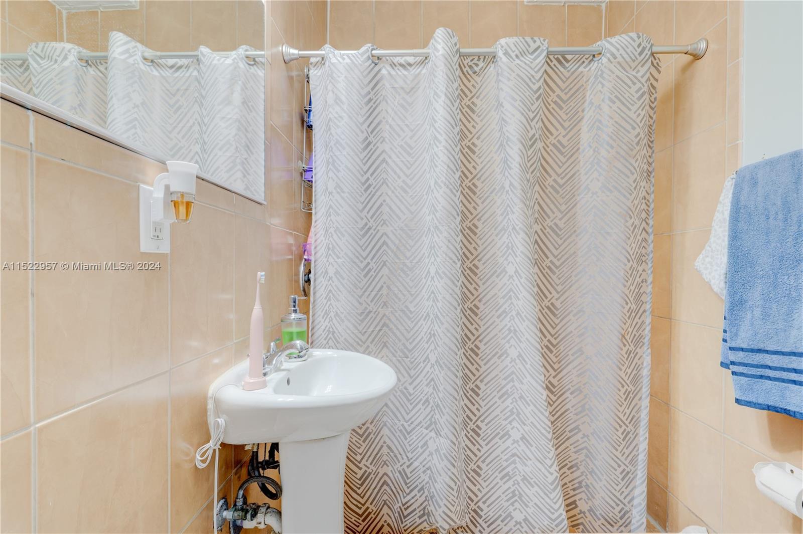 7451 Harding Ave, Miami Beach, Florida 33141, ,Commercialsale,For Sale,7451 Harding Ave,A11522957