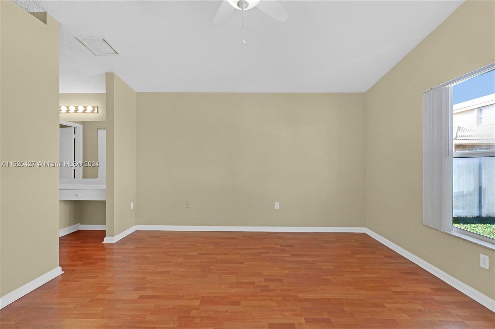 Listing Photo 9