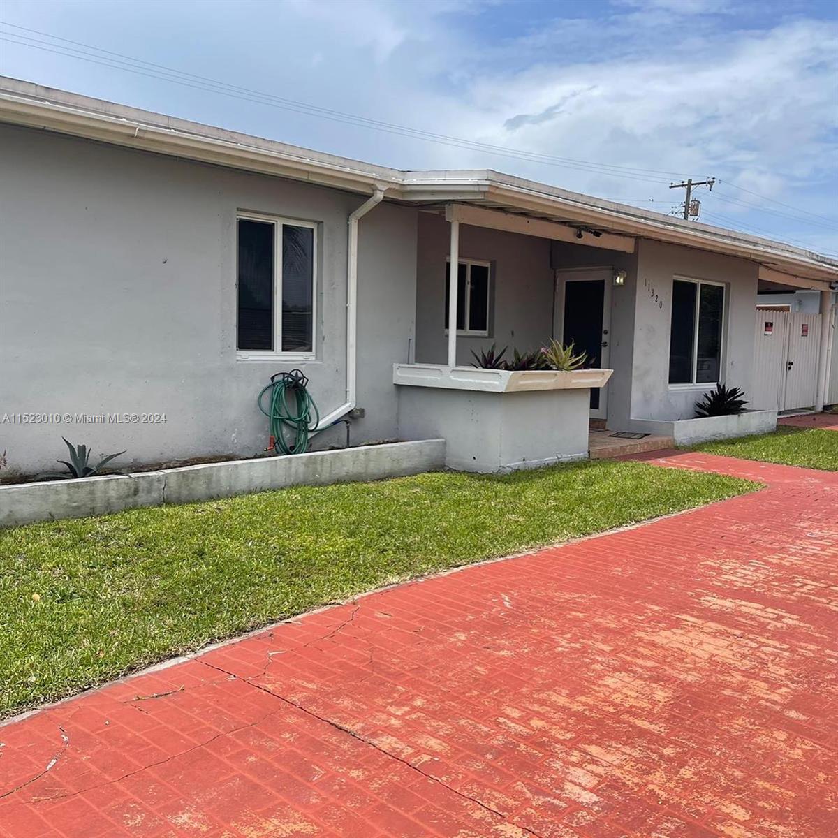 11320 55th St, Miami, FL, 33165 United States, 3 Bedrooms Bedrooms, ,2 BathroomsBathrooms,Residential,For Sale,55th St,A11523010