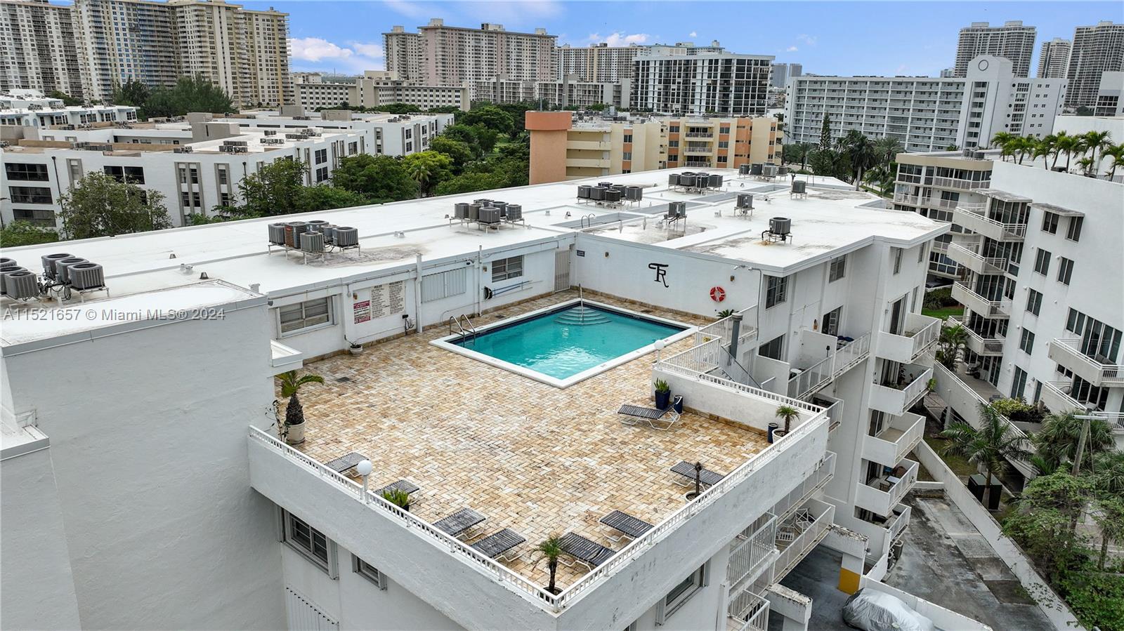 17800 Atlantic Blvd, Sunny Isles Beach, FL, 33160 United States, 1 Bedroom Bedrooms, ,1 BathroomBathrooms,Residential,For Sale,Atlantic Blvd,A11521657