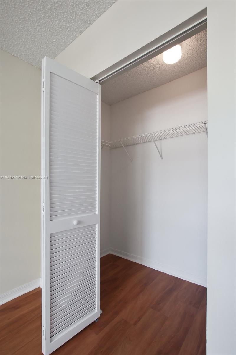 1111 Brickell Bay Dr 504, Miami, Florida 33131, 1 Bedroom Bedrooms, ,1 BathroomBathrooms,Residentiallease,For Rent,1111 Brickell Bay Dr 504,A11521224