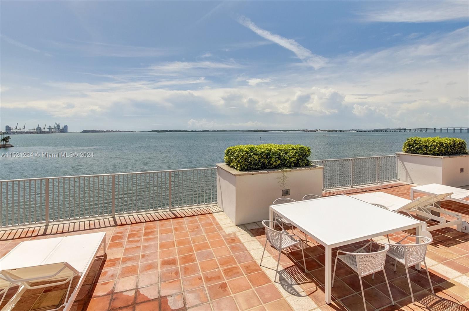 1111 Brickell Bay Dr 504, Miami, Florida 33131, 1 Bedroom Bedrooms, ,1 BathroomBathrooms,Residentiallease,For Rent,1111 Brickell Bay Dr 504,A11521224
