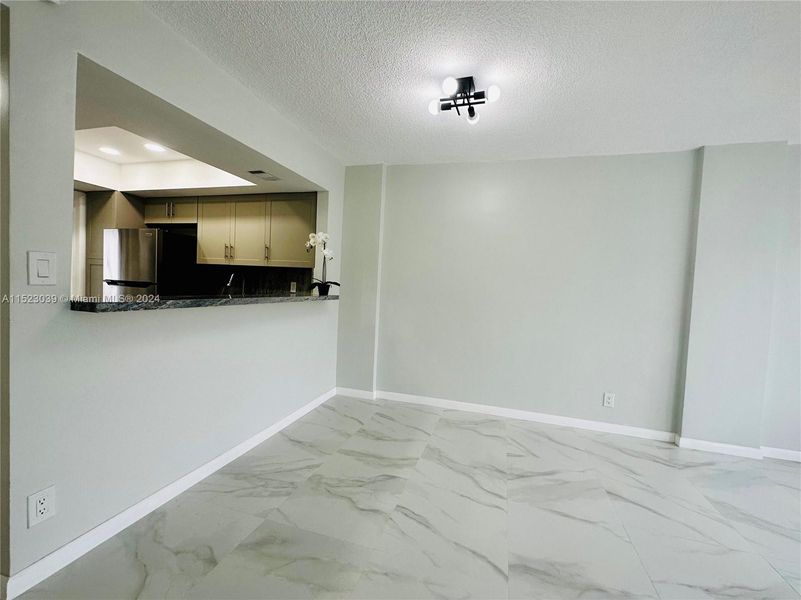 1333 E Hallandale Beach Blvd 302, Hallandale Beach, Florida 33009, 1 Bedroom Bedrooms, ,1 BathroomBathrooms,Residentiallease,For Rent,1333 E Hallandale Beach Blvd 302,A11523039