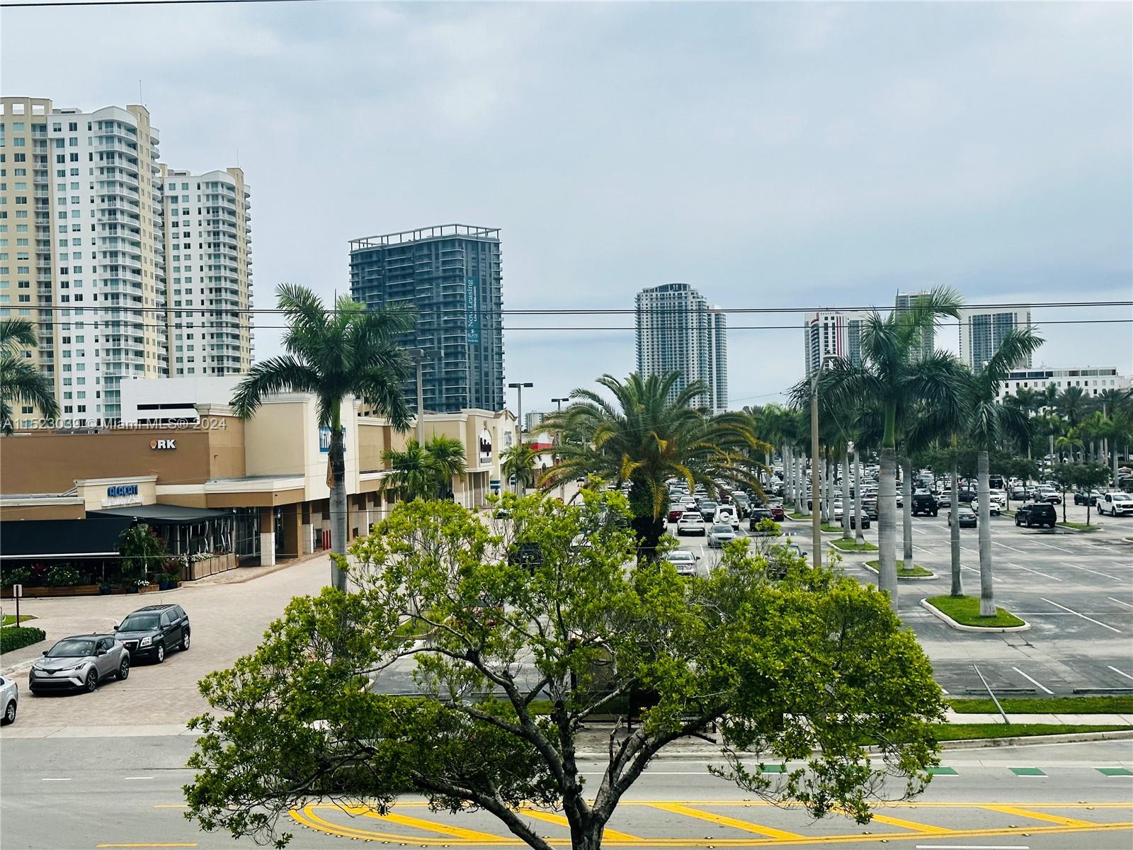 1333 E Hallandale Beach Blvd 302, Hallandale Beach, Florida 33009, 1 Bedroom Bedrooms, ,1 BathroomBathrooms,Residentiallease,For Rent,1333 E Hallandale Beach Blvd 302,A11523039