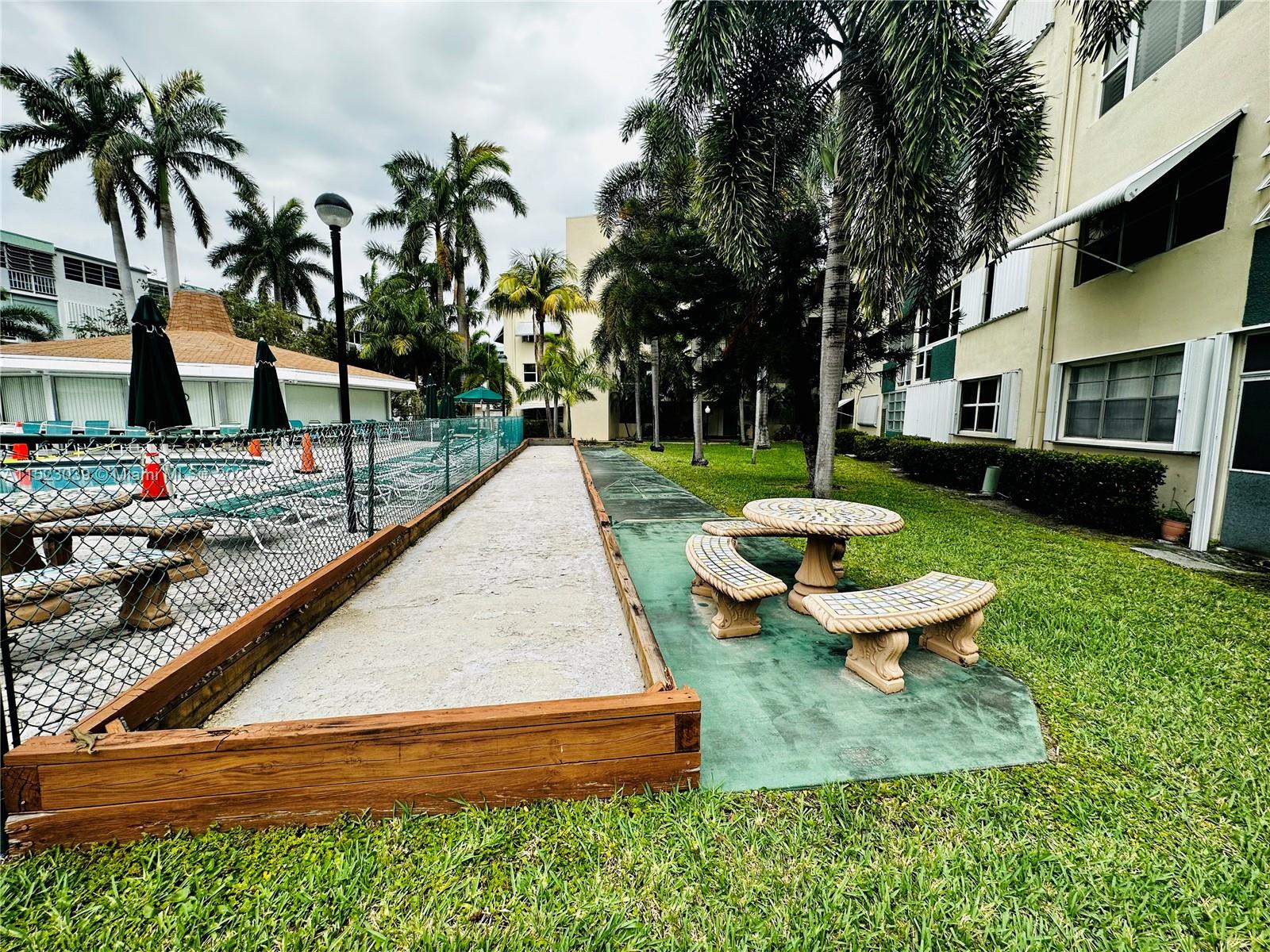 1333 E Hallandale Beach Blvd 302, Hallandale Beach, Florida 33009, 1 Bedroom Bedrooms, ,1 BathroomBathrooms,Residentiallease,For Rent,1333 E Hallandale Beach Blvd 302,A11523039