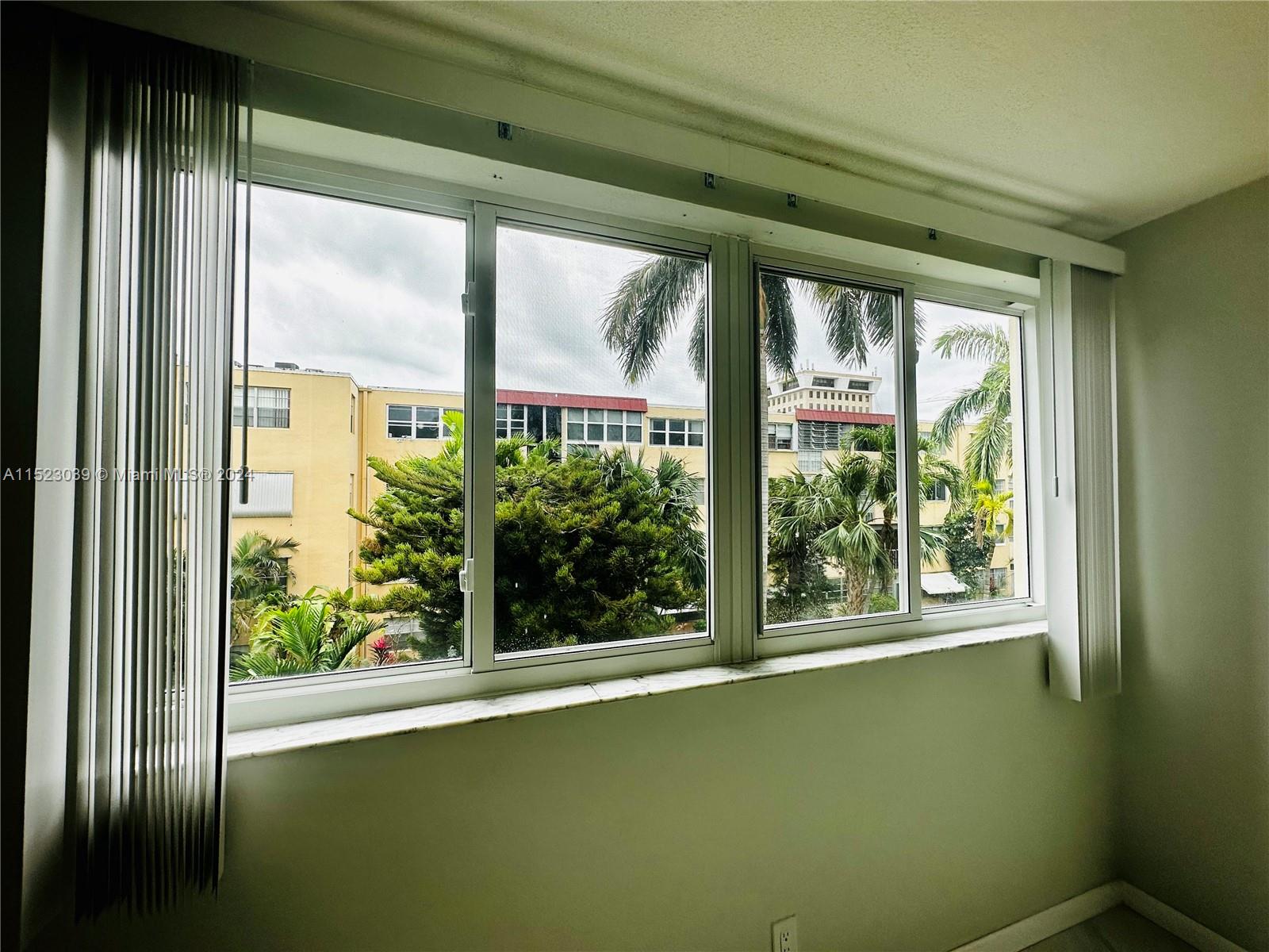 1333 E Hallandale Beach Blvd 302, Hallandale Beach, Florida 33009, 1 Bedroom Bedrooms, ,1 BathroomBathrooms,Residentiallease,For Rent,1333 E Hallandale Beach Blvd 302,A11523039