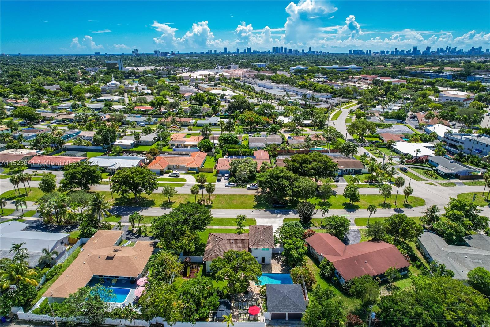 320 Rainbow Dr, Hollywood, FL, 33021 United States, 4 Bedrooms Bedrooms, ,3 BathroomsBathrooms,Residential,For Sale,Rainbow Dr,A11523041