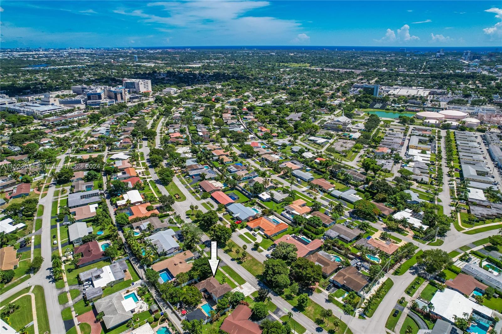 320 Rainbow Dr, Hollywood, FL, 33021 United States, 4 Bedrooms Bedrooms, ,3 BathroomsBathrooms,Residential,For Sale,Rainbow Dr,A11523041