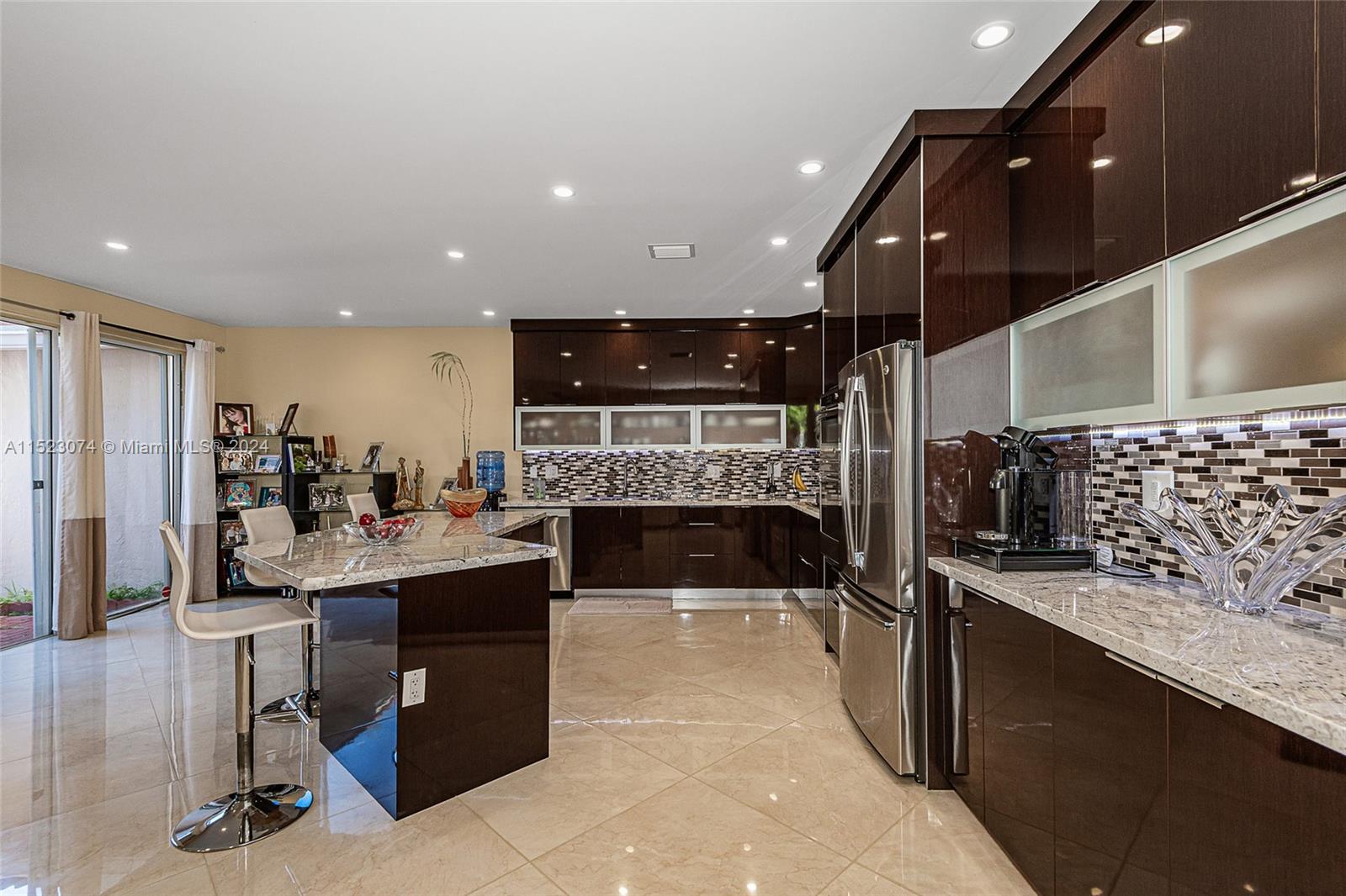 1094 Redwood St, Hollywood, FL, 33019 United States, 3 Bedrooms Bedrooms, ,2 BathroomsBathrooms,Residential,For Sale,Redwood St,A11523074