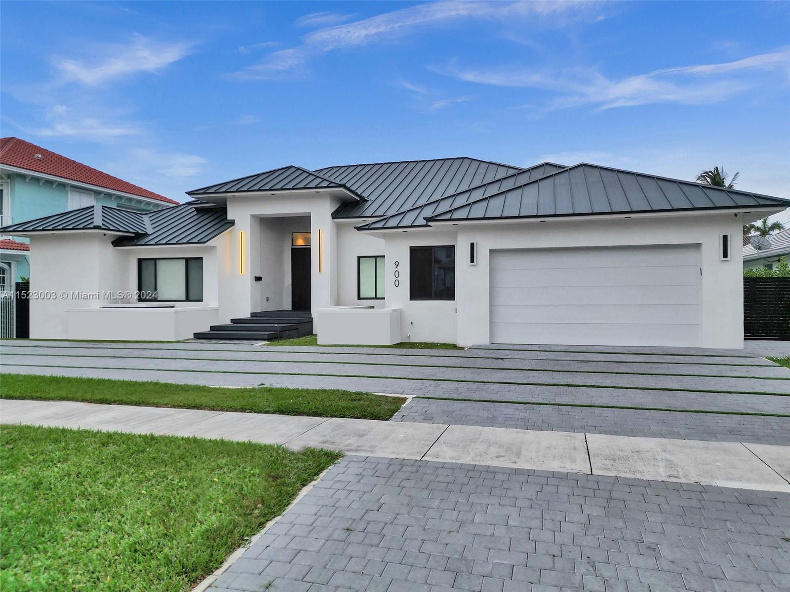 900 Washington St, Hollywood, FL, 33019 United States, 4 Bedrooms Bedrooms, ,4 BathroomsBathrooms,Residential,For Sale,Washington St,A11523003