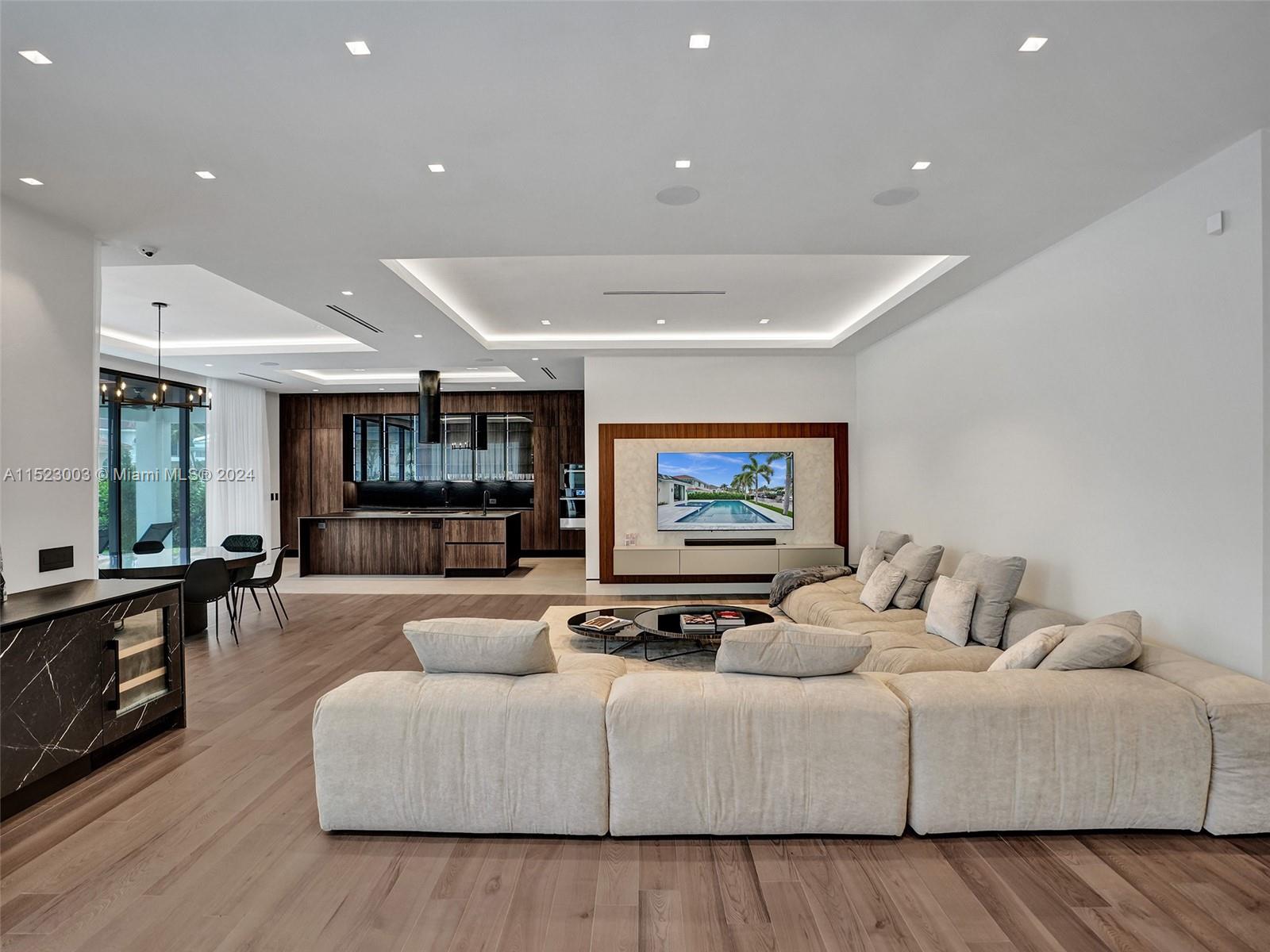 900 Washington St, Hollywood, FL, 33019 United States, 4 Bedrooms Bedrooms, ,4 BathroomsBathrooms,Residential,For Sale,Washington St,A11523003