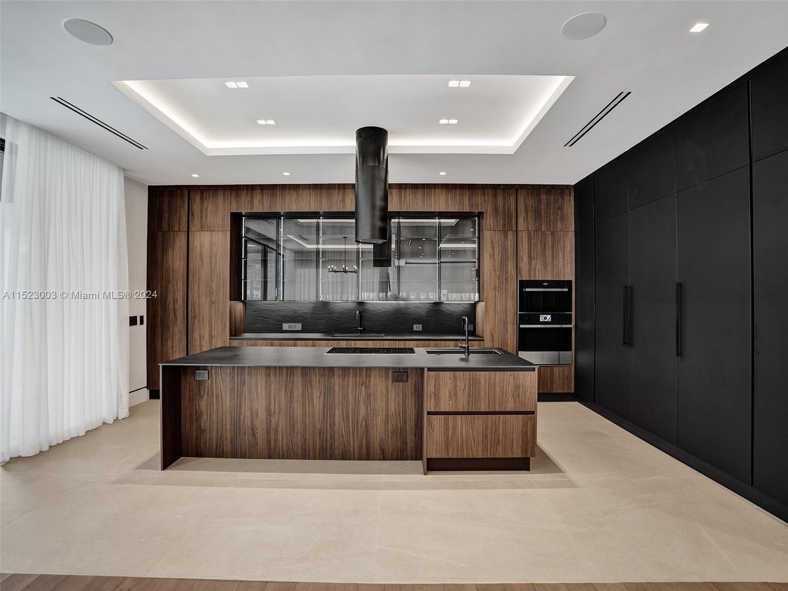 900 Washington St, Hollywood, FL, 33019 United States, 4 Bedrooms Bedrooms, ,4 BathroomsBathrooms,Residential,For Sale,Washington St,A11523003