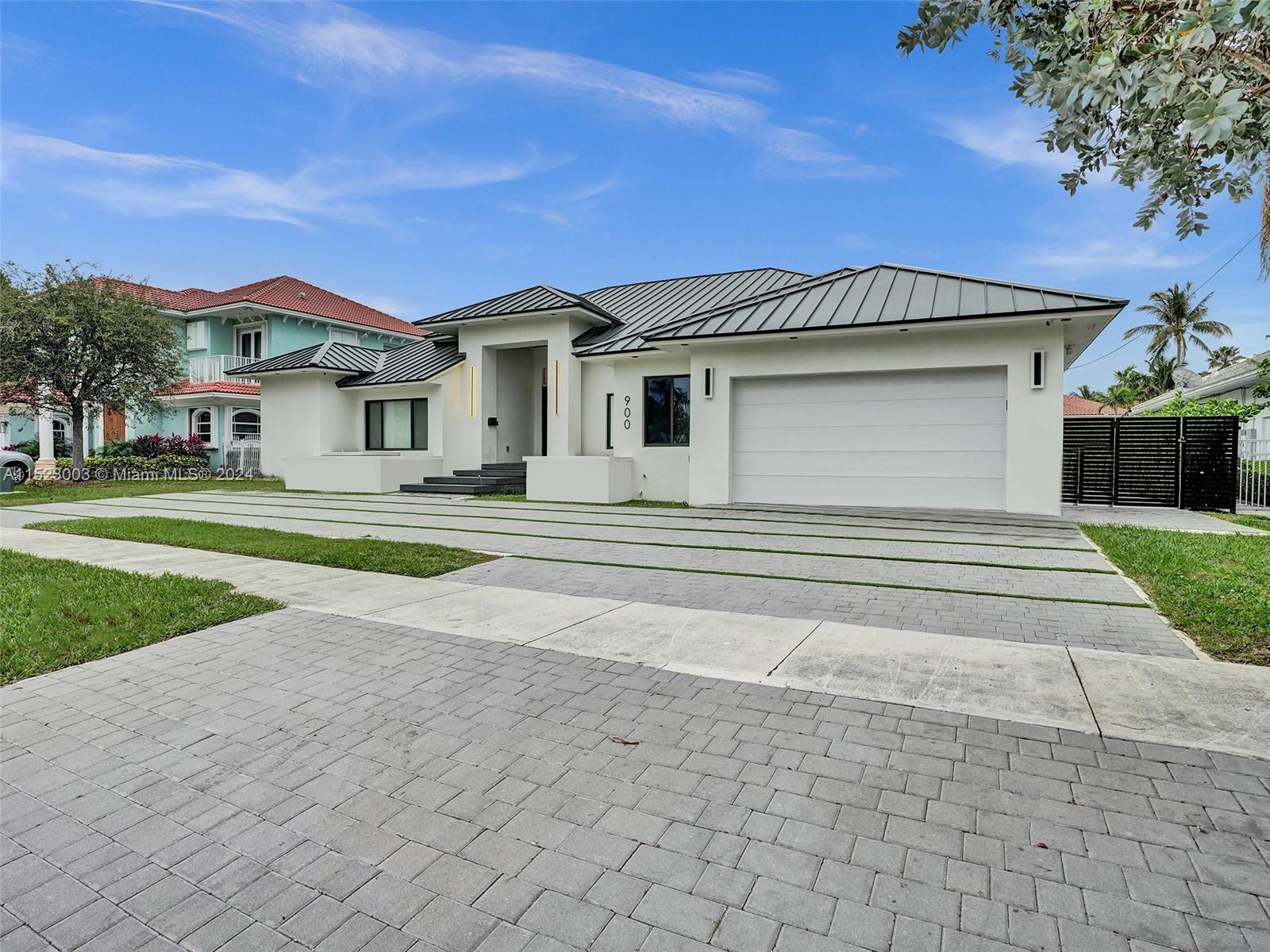 900 Washington St, Hollywood, FL, 33019 United States, 4 Bedrooms Bedrooms, ,4 BathroomsBathrooms,Residential,For Sale,Washington St,A11523003