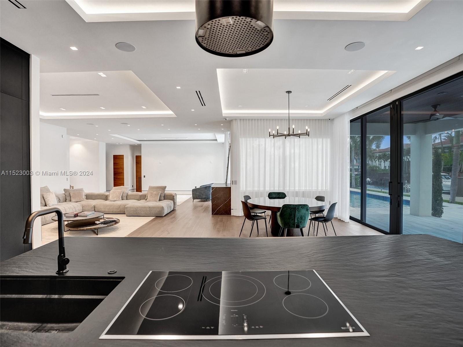 900 Washington St, Hollywood, FL, 33019 United States, 4 Bedrooms Bedrooms, ,4 BathroomsBathrooms,Residential,For Sale,Washington St,A11523003