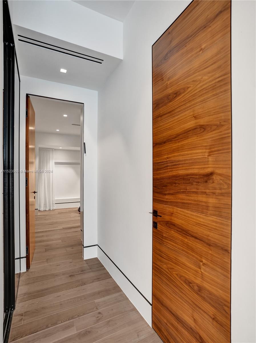 900 Washington St, Hollywood, FL, 33019 United States, 4 Bedrooms Bedrooms, ,4 BathroomsBathrooms,Residential,For Sale,Washington St,A11523003