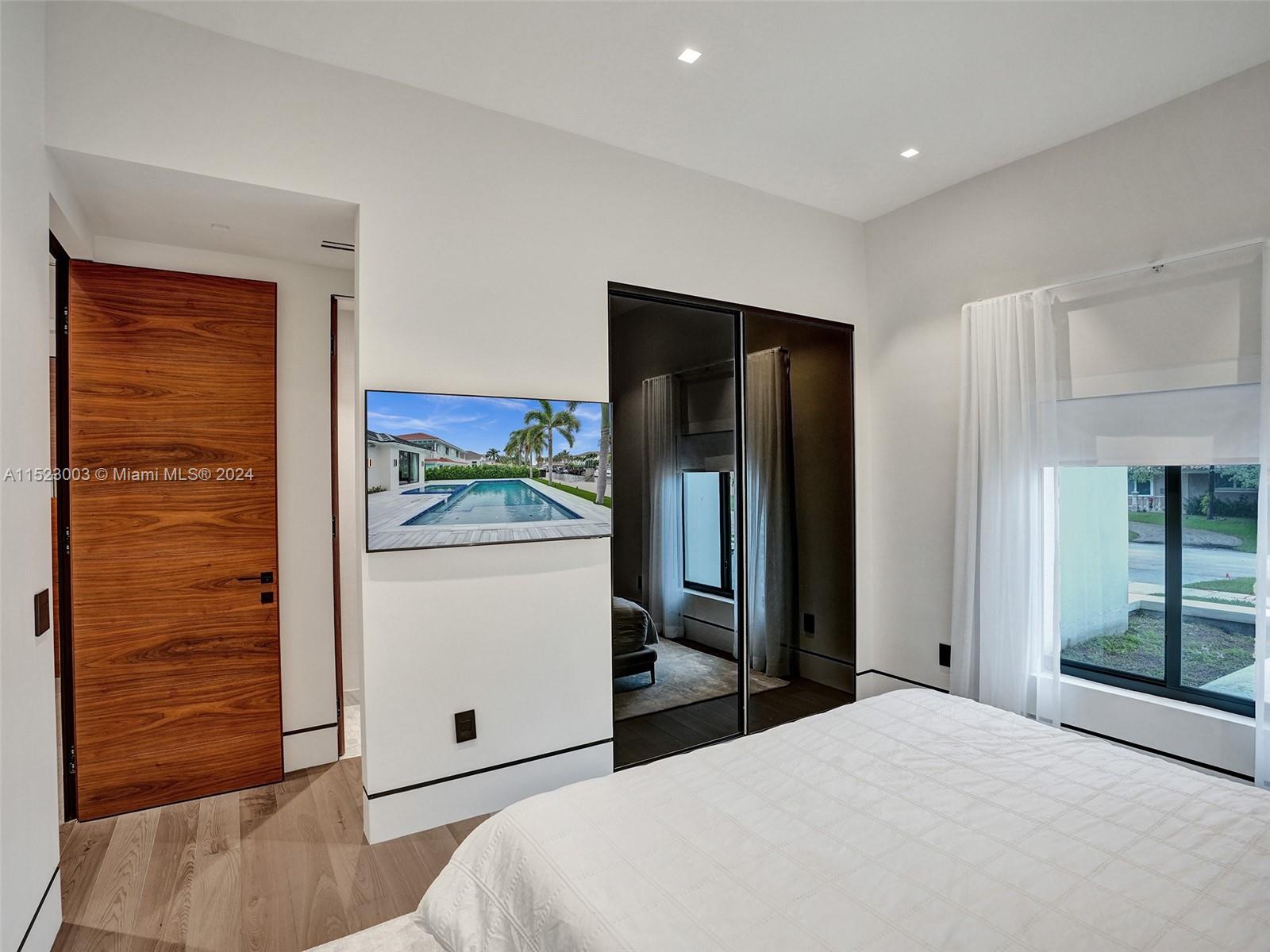 900 Washington St, Hollywood, FL, 33019 United States, 4 Bedrooms Bedrooms, ,4 BathroomsBathrooms,Residential,For Sale,Washington St,A11523003