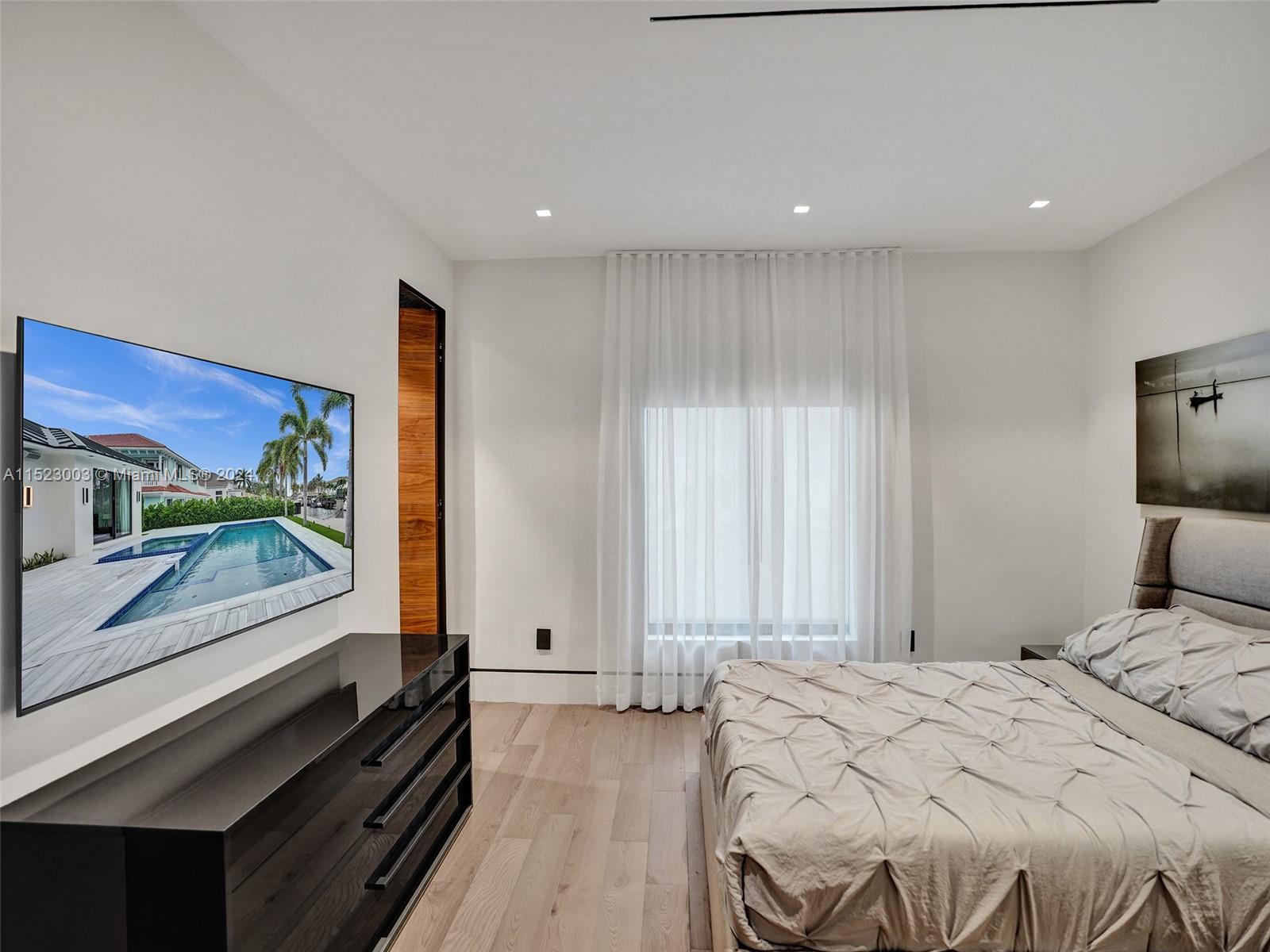 900 Washington St, Hollywood, FL, 33019 United States, 4 Bedrooms Bedrooms, ,4 BathroomsBathrooms,Residential,For Sale,Washington St,A11523003