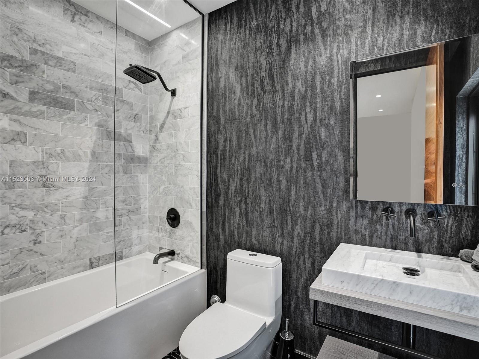 900 Washington St, Hollywood, FL, 33019 United States, 4 Bedrooms Bedrooms, ,4 BathroomsBathrooms,Residential,For Sale,Washington St,A11523003