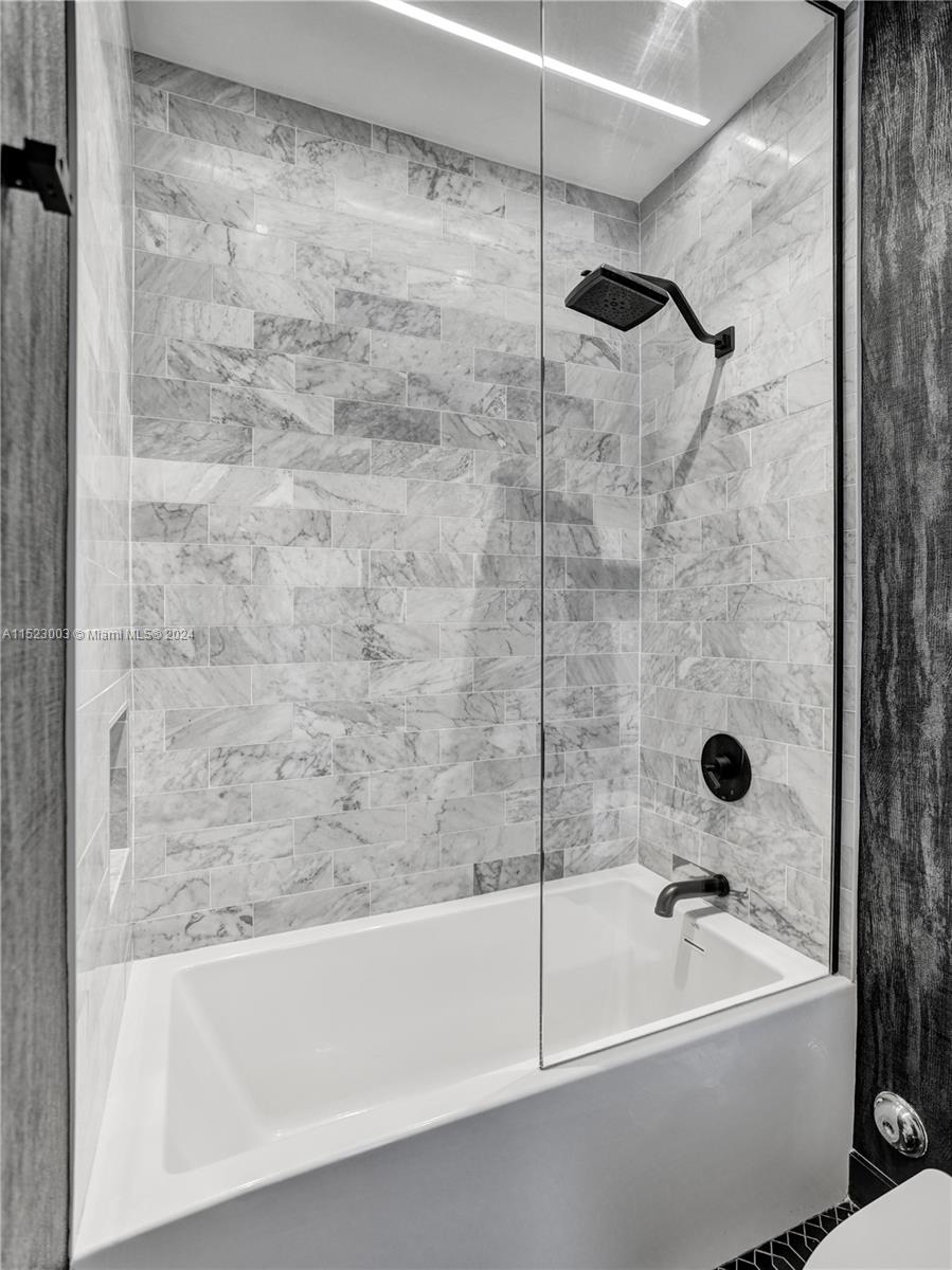 900 Washington St, Hollywood, FL, 33019 United States, 4 Bedrooms Bedrooms, ,4 BathroomsBathrooms,Residential,For Sale,Washington St,A11523003