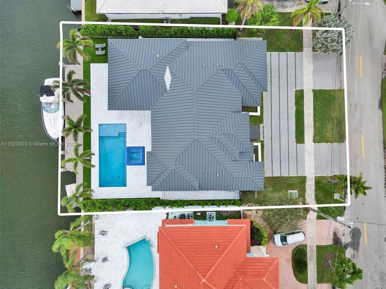 900 Washington St, Hollywood, FL, 33019 United States, 4 Bedrooms Bedrooms, ,4 BathroomsBathrooms,Residential,For Sale,Washington St,A11523003