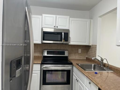 540 SE 2nd Ave J3, Deerfield Beach, Florida 33441, 2 Bedrooms Bedrooms, ,1 BathroomBathrooms,Residentiallease,For Rent,540 SE 2nd Ave J3,A11523108