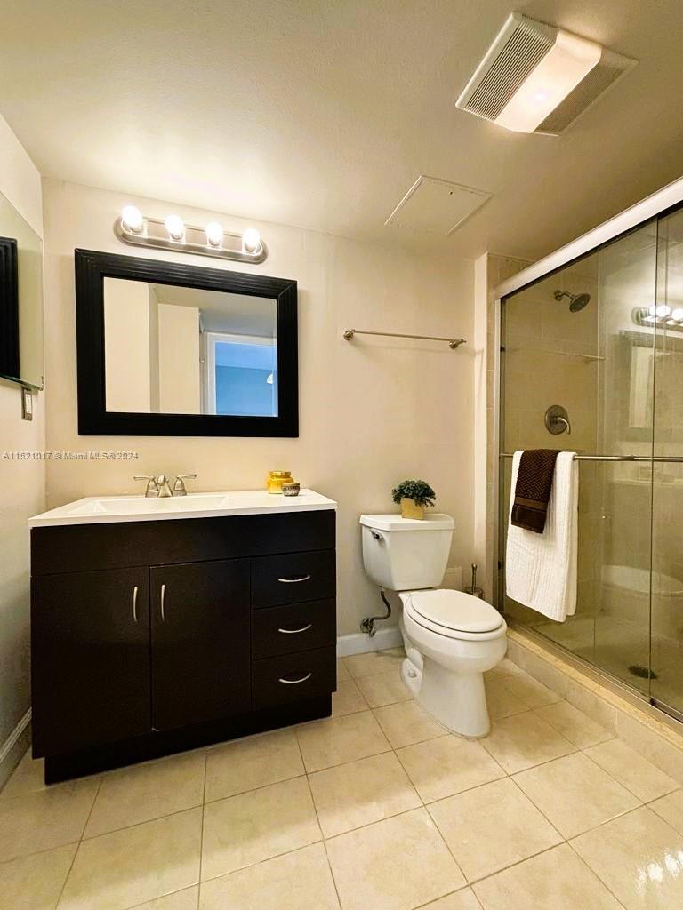 3101 N Country Club Dr 812, Aventura, Florida 33180, 2 Bedrooms Bedrooms, ,2 BathroomsBathrooms,Residentiallease,For Rent,3101 N Country Club Dr 812,A11521017