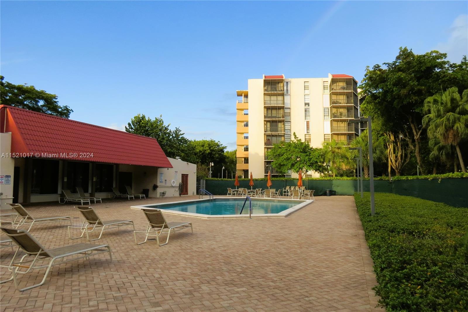 3101 N Country Club Dr 812, Aventura, Florida 33180, 2 Bedrooms Bedrooms, ,2 BathroomsBathrooms,Residentiallease,For Rent,3101 N Country Club Dr 812,A11521017