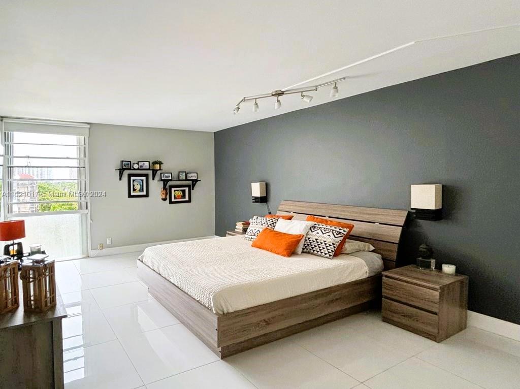 3101 N Country Club Dr 812, Aventura, Florida 33180, 2 Bedrooms Bedrooms, ,2 BathroomsBathrooms,Residentiallease,For Rent,3101 N Country Club Dr 812,A11521017