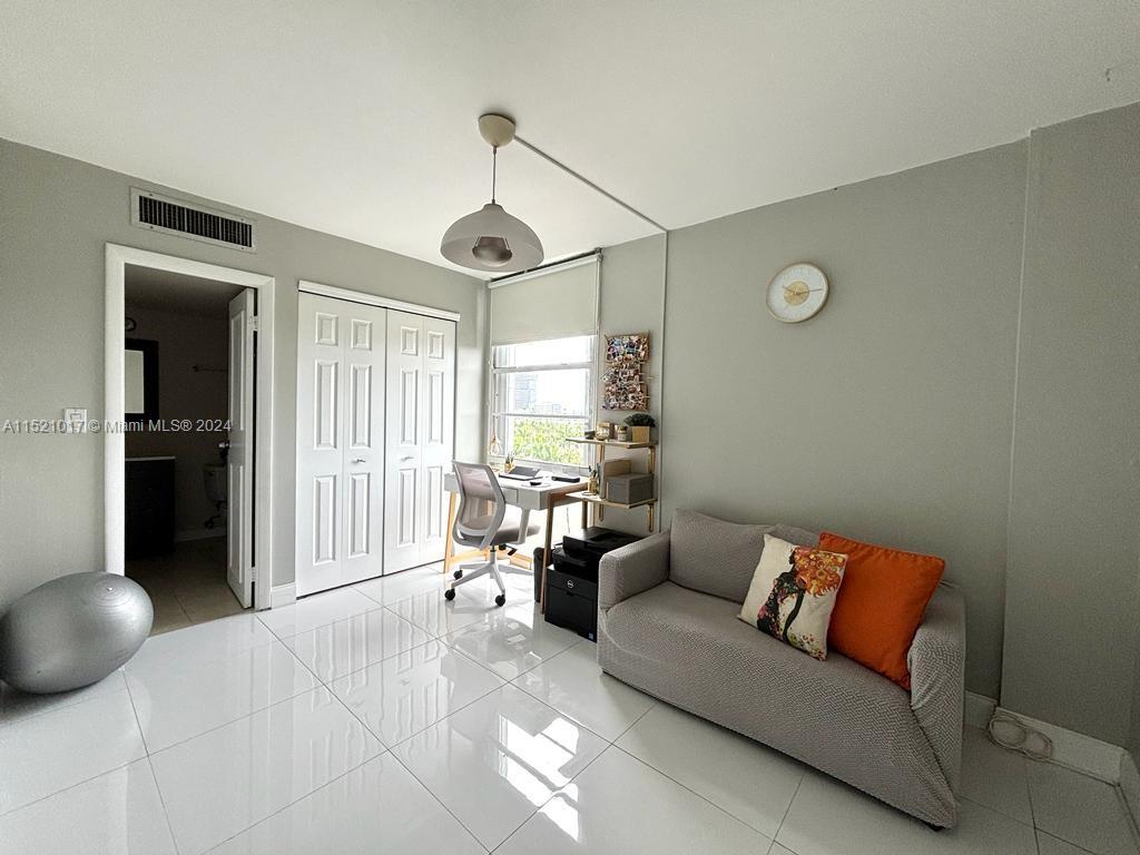 3101 N Country Club Dr 812, Aventura, Florida 33180, 2 Bedrooms Bedrooms, ,2 BathroomsBathrooms,Residentiallease,For Rent,3101 N Country Club Dr 812,A11521017