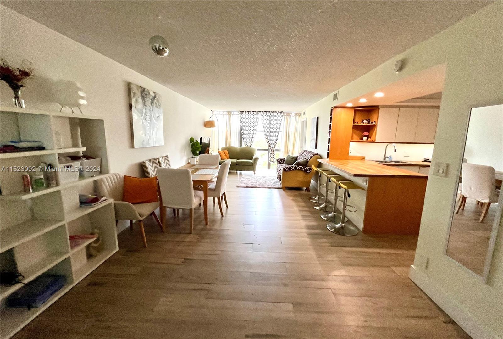 1000 Parkview Dr 723, Hallandale Beach, Florida 33009, 2 Bedrooms Bedrooms, ,1 BathroomBathrooms,Residential,For Sale,1000 Parkview Dr 723,A11523092