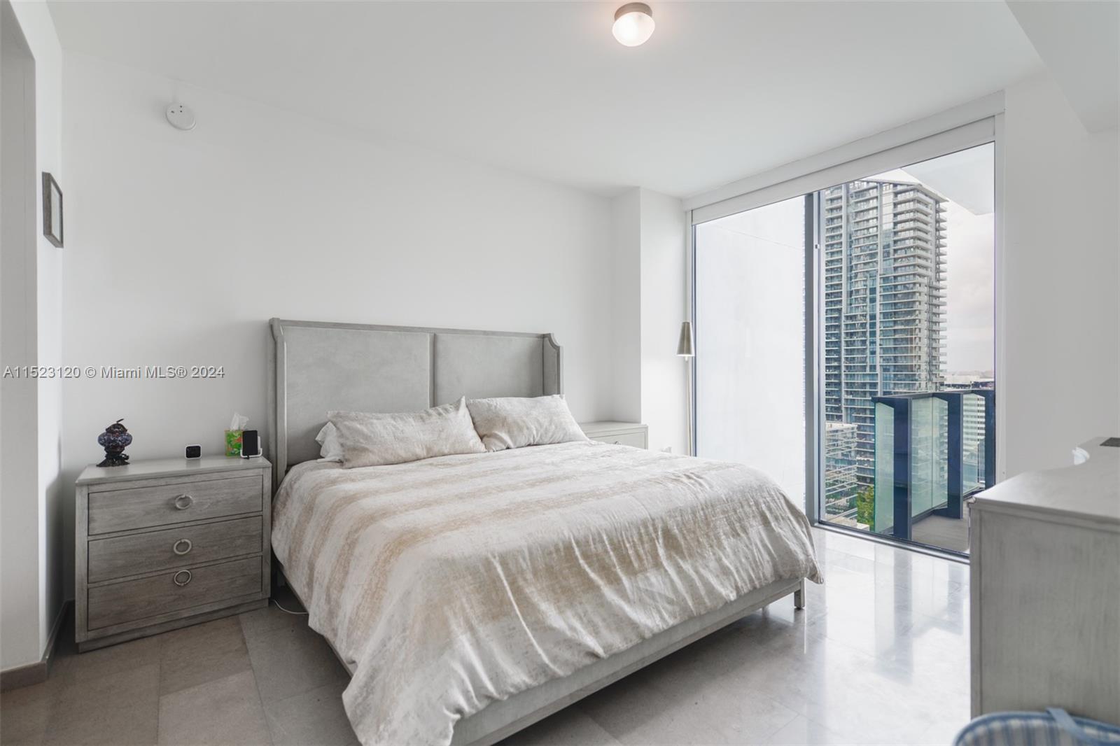 68 6th St, Miami, FL, 33131 United States, 1 Bedroom Bedrooms, ,1 BathroomBathrooms,Residential,For Sale,6th St,A11523120