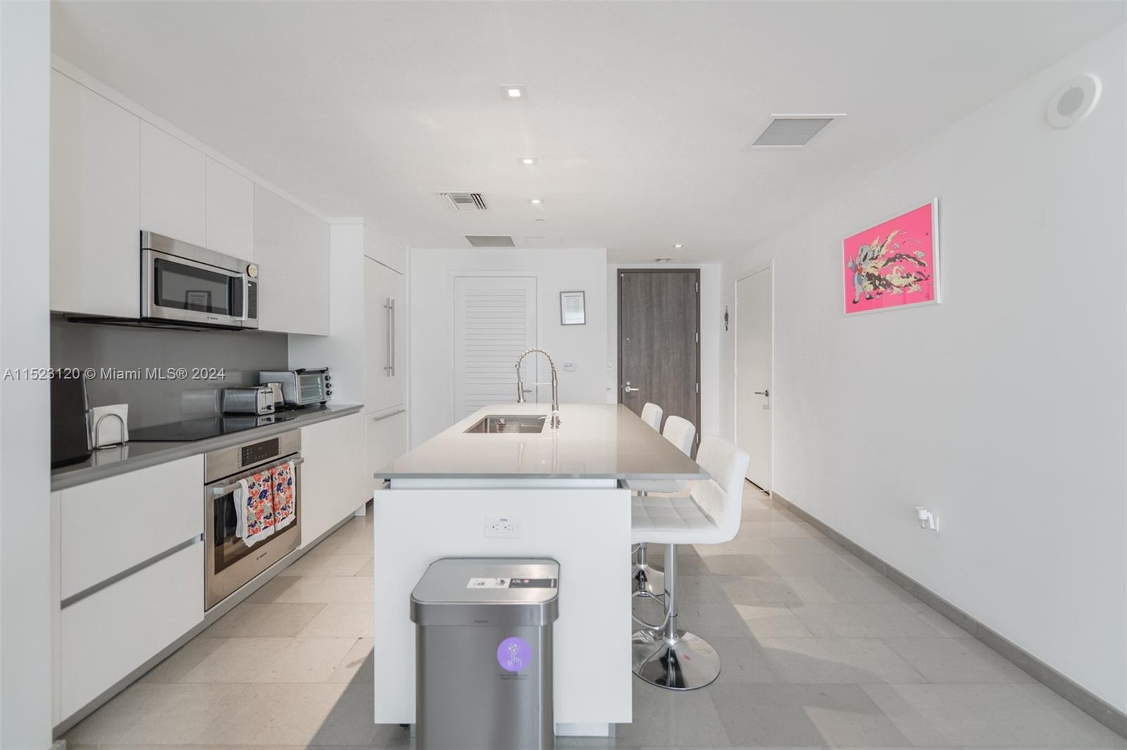 68 6th St, Miami, FL, 33131 United States, 1 Bedroom Bedrooms, ,1 BathroomBathrooms,Residential,For Sale,6th St,A11523120