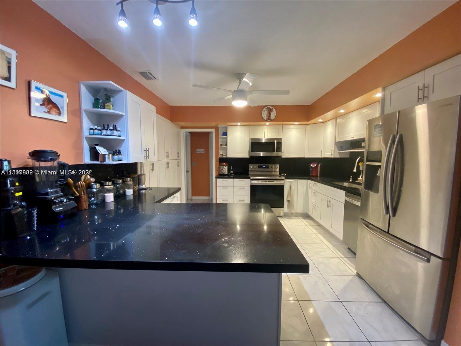 3825 Washington St, Hollywood, FL, 33021 United States, 3 Bedrooms Bedrooms, ,3 BathroomsBathrooms,Residential,For Sale,Washington St,A11517832